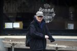 Amsterdam 19 december 2017 
Frans Weisz op straat in het centrum van Amsterdam