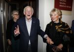 Amsterdam 21 december 2017
Premiere kerstcircus in Carre. Frits Goldschmeding met vrouw en Henk v d Meijden