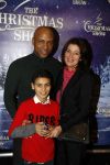Amsterdam 24 december 2017
RTL kerst show in het ziggo dome. Humberto tan met vrouw en zoon