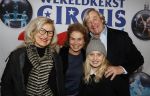 Amsterdam 21 december 2017
Premiere kerstcircus in Carre. Jan Wieger v d Linde met vrouw dochter en schoonmoeder