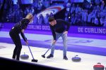 Aalsmeer 20 december 2017
Opnames de curling quiz met Frans Bauer Mark Tuitert Ellen Hoog Brace Sjoerd v Ramshorst Evert ten Napel Levi v Kempen Frank Lammers Sanne en Lieke Wevers. De opnames vinden plaats in de studio in Aalsmeer.