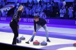 Aalsmeer 20 december 2017
Opnames de curling quiz met Frans Bauer Mark Tuitert Ellen Hoog Brace Sjoerd v Ramshorst Evert ten Napel Levi v Kempen Frank Lammers Sanne en Lieke Wevers. De opnames vinden plaats in de studio in Aalsmeer.