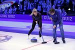 Aalsmeer 20 december 2017
Opnames de curling quiz met Frans Bauer Mark Tuitert Ellen Hoog Brace Sjoerd v Ramshorst Evert ten Napel Levi v Kempen Frank Lammers Sanne en Lieke Wevers. De opnames vinden plaats in de studio in Aalsmeer.