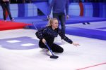 Aalsmeer 20 december 2017
Opnames de curling quiz met Frans Bauer Mark Tuitert Ellen Hoog Brace Sjoerd v Ramshorst Evert ten Napel Levi v Kempen Frank Lammers Sanne en Lieke Wevers. De opnames vinden plaats in de studio in Aalsmeer.