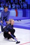 Aalsmeer 20 december 2017
Opnames de curling quiz met Frans Bauer Mark Tuitert Ellen Hoog Brace Sjoerd v Ramshorst Evert ten Napel Levi v Kempen Frank Lammers Sanne en Lieke Wevers. De opnames vinden plaats in de studio in Aalsmeer.