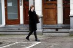 Amsterdam 19 december 2017 
Neelie Kroes bellend op straat in Amsterdam zuid