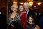 Amsterdam 21 december 2017
Premiere kerstcircus in Carre. Paul v Vliet met vrouw en kleindochters
