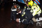 Amsterdam 27 november 
De politie arresteert en doorgeslagen buitenlandse man bij Tuschinski.