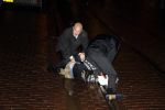 Amsterdam 27 november 
De politie arresteert en doorgeslagen buitenlandse man bij Tuschinski.