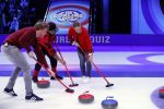 Aalsmeer 20 december 2017
Opnames de curling quiz met Frans Bauer Mark Tuitert Ellen Hoog Brace Sjoerd v Ramshorst Evert ten Napel Levi v Kempen Frank Lammers Sanne en Lieke Wevers. De opnames vinden plaats in de studio in Aalsmeer.