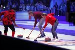 Aalsmeer 20 december 2017
Opnames de curling quiz met Frans Bauer Mark Tuitert Ellen Hoog Brace Sjoerd v Ramshorst Evert ten Napel Levi v Kempen Frank Lammers Sanne en Lieke Wevers. De opnames vinden plaats in de studio in Aalsmeer.