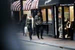 Amsterdam 19 december 2017
Twan Huydts en zijn vrouw op de Utrechtsestraat