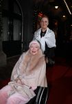 Amsterdam 21 december 2017
Premiere kerstcircus in Carre. vrouwen Anton Heyboer