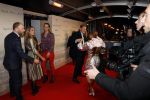 Amsterdam 16 december 2019
Premiere April may June in het deLamar theater met oa in de hoofdrollen Linda de Mol Elise Schaap en Tjitske Reidinga. Albert Verlinde kwam met goede kennis Ramon Mesman