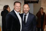 Amsterdam 16 december 2019
Premiere April may June in het deLamar theater met oa in de hoofdrollen Linda de Mol Elise Schaap en Tjitske Reidinga. Albert Verlinde kwam met goede kennis Ramon Mesman