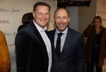 Amsterdam 16 december 2019
Premiere April may June in het deLamar theater met oa in de hoofdrollen Linda de Mol Elise Schaap en Tjitske Reidinga. Albert Verlinde kwam met goede kennis Ramon Mesman