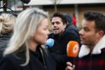 Amsterdam 12 december 2019
Bridget Maasland heeft rechtszaak aangespannen tegen weekblad Prive/ de telegraaf ivm een artikel daarin. Peter R de Vries en zijn zoon Royce zijn aanwezig aangezien Royce de advocaat van Bridget is.