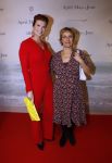 Amsterdam 16 december 2019
Premiere April may June in het deLamar theater met oa in de hoofdrollen Linda de Mol Elise Schaap en Tjitske Reidinga. Anouk v Nes en Mylene dâ€™Anjou