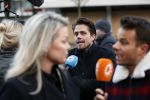 Amsterdam 12 december 2019
Bridget Maasland heeft rechtszaak aangespannen tegen weekblad Prive/ de telegraaf ivm een artikel daarin. Peter R de Vries en zijn zoon Royce zijn aanwezig aangezien Royce de advocaat van Bridget is.
Aran Bade intervieuwt Bridget Maasland