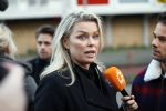 Amsterdam 12 december 2019
Bridget Maasland heeft rechtszaak aangespannen tegen weekblad Prive/ de telegraaf ivm een artikel daarin. Peter R de Vries en zijn zoon Royce zijn aanwezig aangezien Royce de advocaat van Bridget is.
Aran Bade intervieuwt Bridget Maasland
