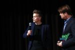 Hilversum 9 december 2019
Bekendmaking omroepman van nhet jaar 2019
DE winnaar van vorig jaar Beau v Erven Dorens reikt de prijs uit aan Jeroen Pauw die dit jaar gewonnen heeft. BMX Mediatalent 2019