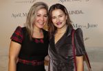Amsterdam 16 december 2019
Premiere April may June in het deLamar theater met oa in de hoofdrollen Linda de Mol Elise Schaap en Tjitske Reidinga. Barbara Sloesen kwam met een vriendin