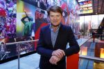 Hilversum 9 december 2019
Bekendmaking omroepman van nhet jaar 2019
DE winnaar van vorig jaar Beau v Erven Dorens reikt de prijs uit aan Jeroen Pauw die dit jaar gewonnen heeft.