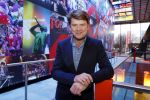 Hilversum 9 december 2019
Bekendmaking omroepman van nhet jaar 2019
DE winnaar van vorig jaar Beau v Erven Dorens reikt de prijs uit aan Jeroen Pauw die dit jaar gewonnen heeft.