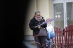Vilnius 7 december 2019
Bonnie Horbach gaat met haar dochter tennissen. Bonnie is de Nederlandse ambassadeur in Vilnius in Litouwen . Je hebt daar de ambassade en Bonnie woont in een groot huis in het park van Vilnius.