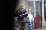 Vilnius 7 december 2019
Bonnie Horbach gaat met haar dochter tennissen. Bonnie is de Nederlandse ambassadeur in Vilnius in Litouwen . Je hebt daar de ambassade en Bonnie woont in een groot huis in het park van Vilnius.