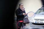 Vilnius 7 december 2019
Bonnie Horbach gaat met haar dochter tennissen. Bonnie is de Nederlandse ambassadeur in Vilnius in Litouwen . Je hebt daar de ambassade en Bonnie woont in een groot huis in het park van Vilnius.