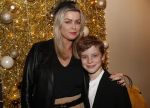 Amsterdam 19 december 2019
Premiere kerstcircus in Carre. Bridget Maasland met zoon Mees