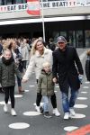 Amsterdam 21 december 2019
Cas jansen en Annelieke Bouwers met hun 2 kinderen