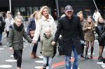 Amsterdam 21 december 2019
Cas jansen en Annelieke Bouwers met hun 2 kinderen