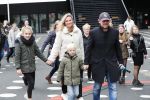 Amsterdam 21 december 2019
Cas jansen en Annelieke Bouwers met hun 2 kinderen