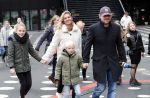 Amsterdam 21 december 2019
Cas jansen en Annelieke Bouwers met hun 2 kinderen
