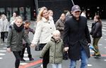 Amsterdam 21 december 2019
Cas jansen en Annelieke Bouwers met hun 2 kinderen