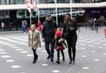 Amsterdam 21 december 2019
Edsilia Rombley en haar man Tjeerd Oosterhuis met hun dochters
