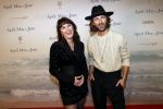 Amsterdam 16 december 2019
Premiere April may June in het deLamar theater met oa in de hoofdrollen Linda de Mol Elise Schaap en Tjitske Reidinga. Fockeline Ouwerkerk zwanger met Tommie Driessen