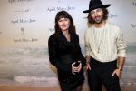 Amsterdam 16 december 2019
Premiere April may June in het deLamar theater met oa in de hoofdrollen Linda de Mol Elise Schaap en Tjitske Reidinga. Fockeline Ouwerkerk zwanger met Tommie Driessen