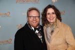Amsterdam 9 december 2019
Premiere huisvrouwen bestaan niet deel II in tuschinski. Frits Huffnagel met een vriendin