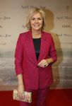 Amsterdam 16 december 2019
Premiere April may June in het deLamar theater met oa in de hoofdrollen Linda de Mol Elise Schaap en Tjitske Reidinga. Irene Moors kwam met een goede vriend