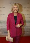 Amsterdam 16 december 2019
Premiere April may June in het deLamar theater met oa in de hoofdrollen Linda de Mol Elise Schaap en Tjitske Reidinga. Irene Moors kwam met een goede vriend