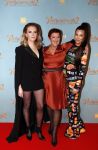 Amsterdam 9 december 2019
Premiere huisvrouwen bestaan niet deel II in tuschinski. Jelka v Houten Loes Luca en Eva v d Wijdeven