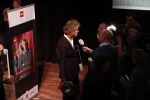 Hilversum 9 december 2019
Bekendmaking omroepman van nhet jaar 2019
DE winnaar van vorig jaar Beau v Erven Dorens reikt de prijs uit aan Jeroen Pauw die dit jaar gewonnen heeft.