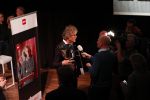 Hilversum 9 december 2019
Bekendmaking omroepman van nhet jaar 2019
DE winnaar van vorig jaar Beau v Erven Dorens reikt de prijs uit aan Jeroen Pauw die dit jaar gewonnen heeft.
