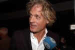 Hilversum 9 december 2019
Bekendmaking omroepman van nhet jaar 2019
DE winnaar van vorig jaar Beau v Erven Dorens reikt de prijs uit aan Jeroen Pauw die dit jaar gewonnen heeft.
