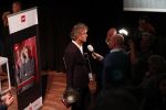 Hilversum 9 december 2019
Bekendmaking omroepman van nhet jaar 2019
DE winnaar van vorig jaar Beau v Erven Dorens reikt de prijs uit aan Jeroen Pauw die dit jaar gewonnen heeft.