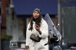 Amsterdam 14 december 2019
Joelle Gullit met een vriendin op de cornelis schuytstraat