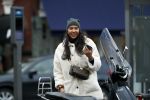 Amsterdam 14 december 2019
Joelle Gullit met een vriendin op de cornelis schuytstraat